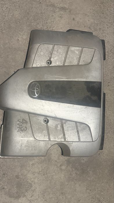 Продам крышку на двигатель 3uzfe