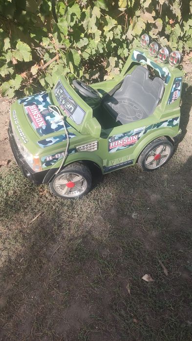 Продам детскую машину