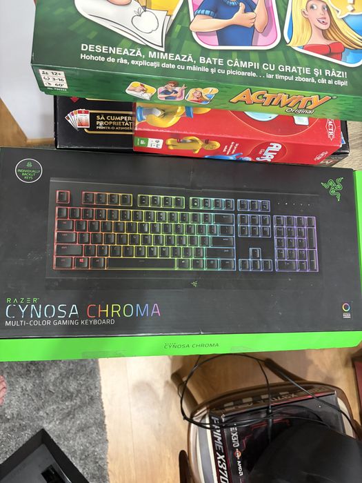Tastatura razer cynosa chroma