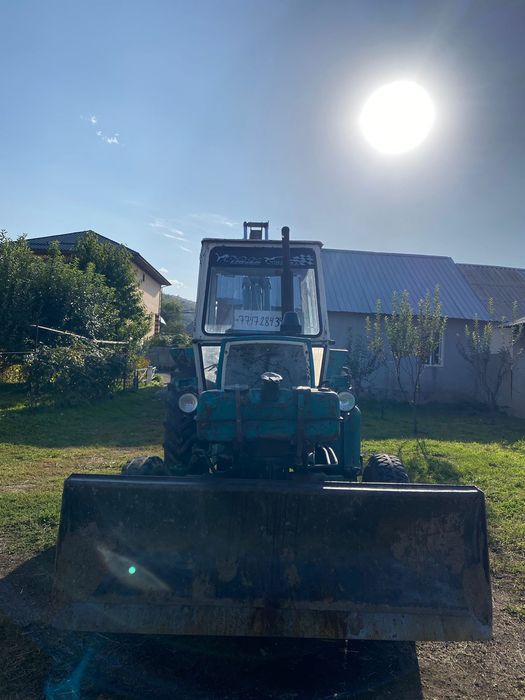 Срочно продам трактор