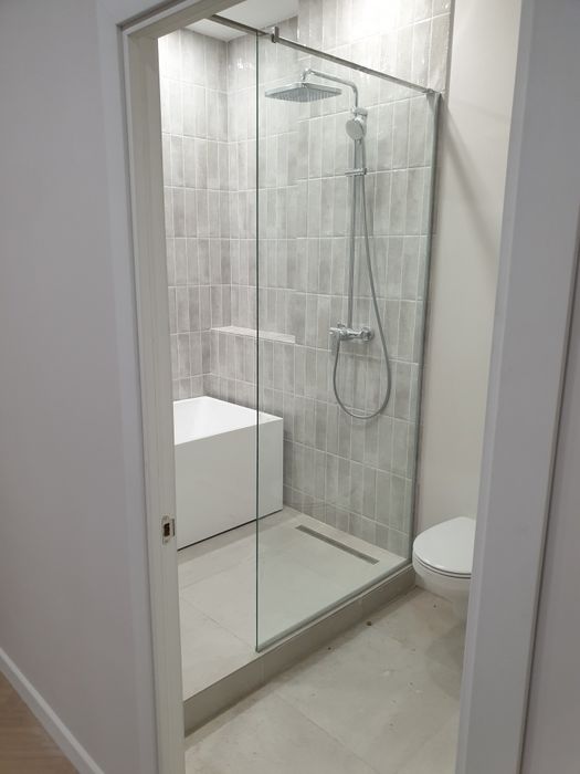 Душевые кабины, зеркала