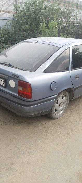 Продам Опель вектора