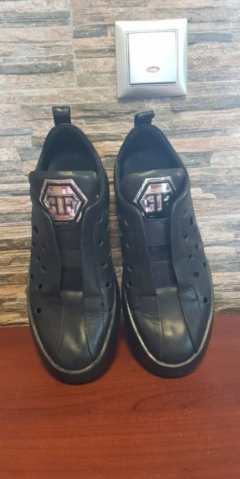 Кроссовки женские