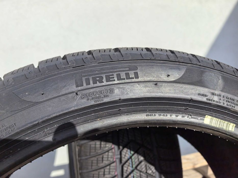 255/40/21 Пирели ДОТ 2020 г - Чисто Нови