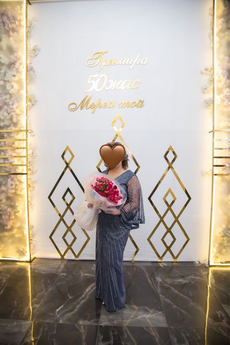 Нарядное платье вечернее платье