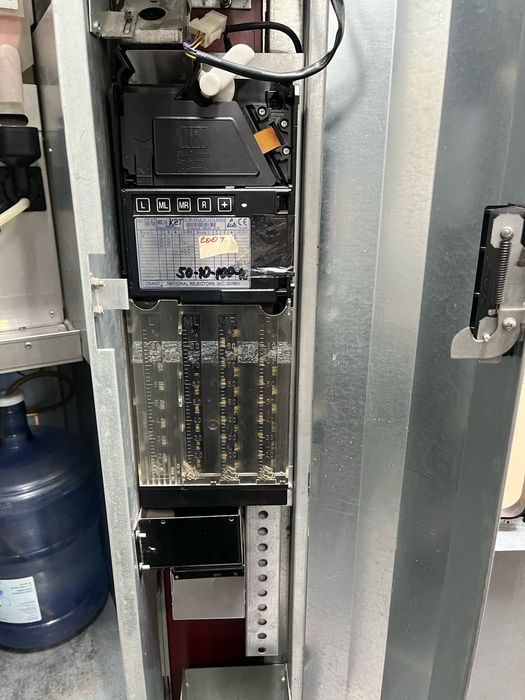 Продаётся кофе аппарат хорошем состоянии