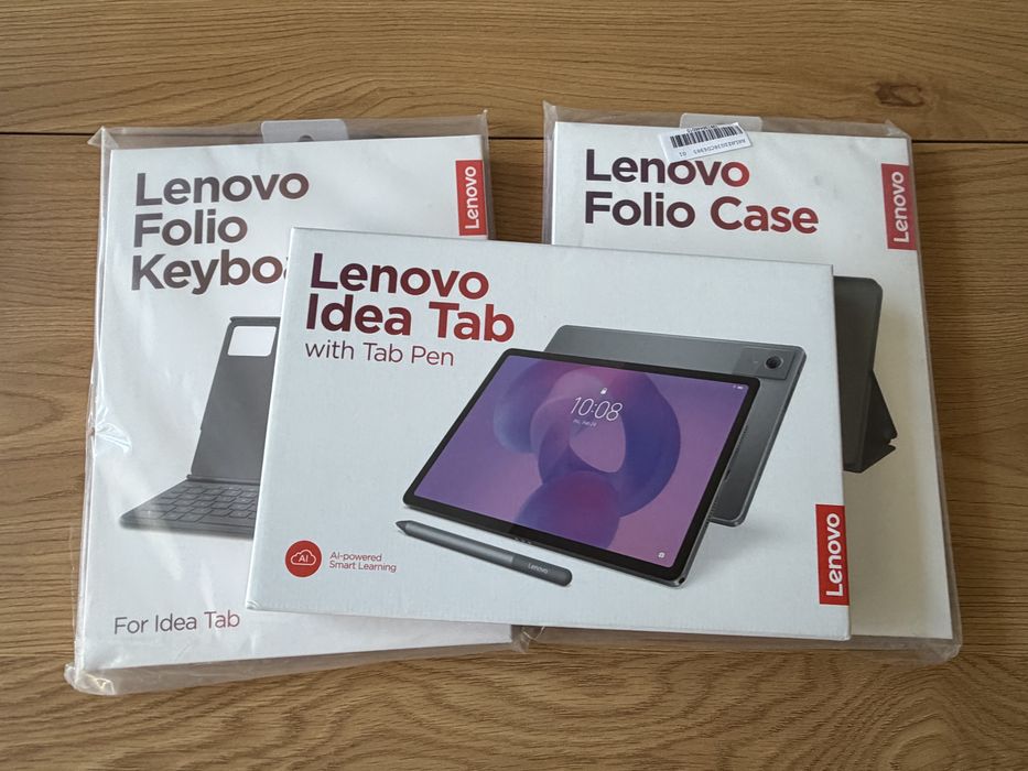 Vând Tabletă Lenovo Idea Tab 11" în garanție cu tastatură + încă o husa folio