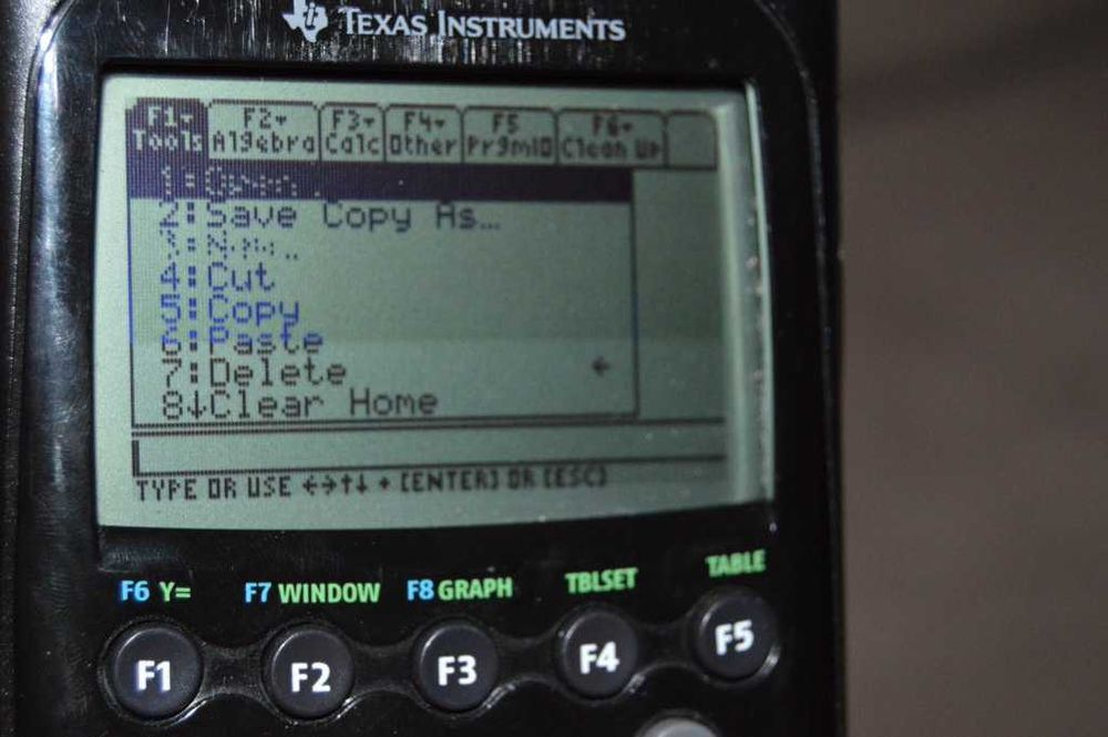 Calculator Grafic Texas Instruments TI-89 Titanium CAS (cu Capac)