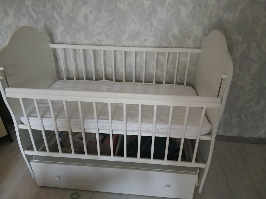 Продам детскую кроватку