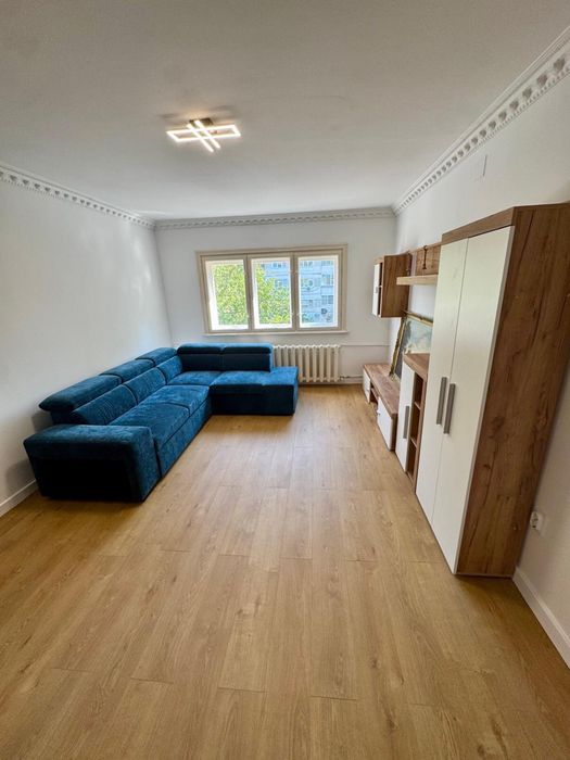 Pers. Fizică /Vând ap. 3 camere decomandate et.2 , Decebal / Aluminei