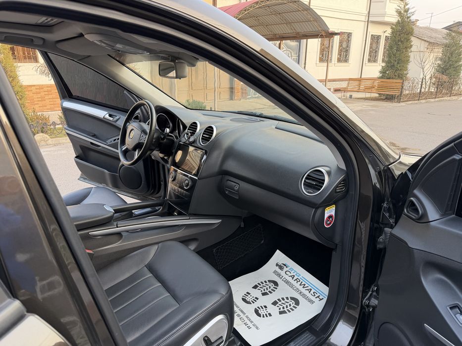 Mersedes ML 63 BRABUS Body Kit Состаяние Идеално Небитая Пробег 168000