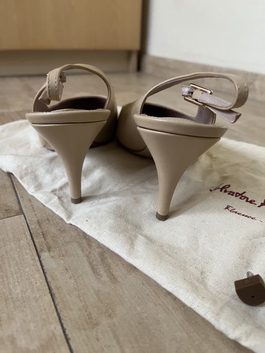 Salvatore Ferragamo, pantofi marimea 39