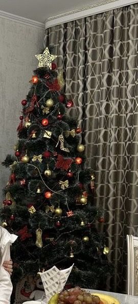 Ёлка с украшениями