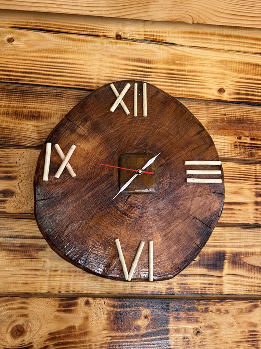 Ceas handmade din lemn de stejar