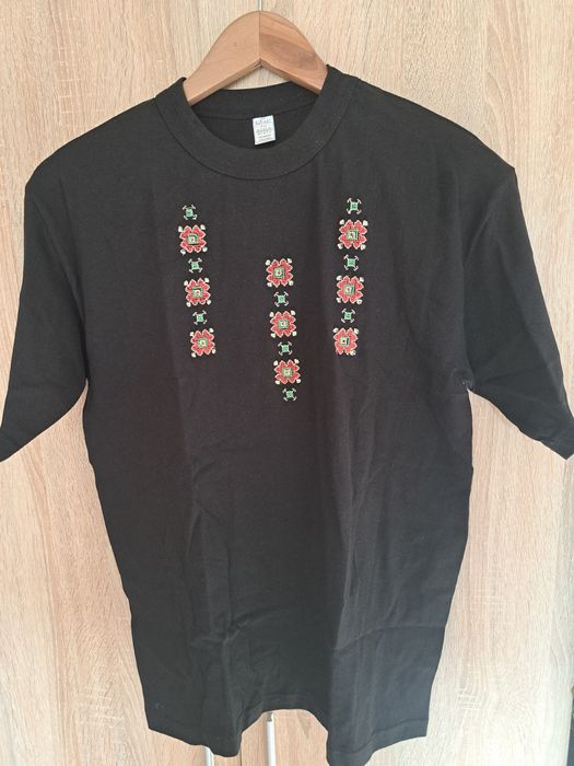 Тениска с шевица