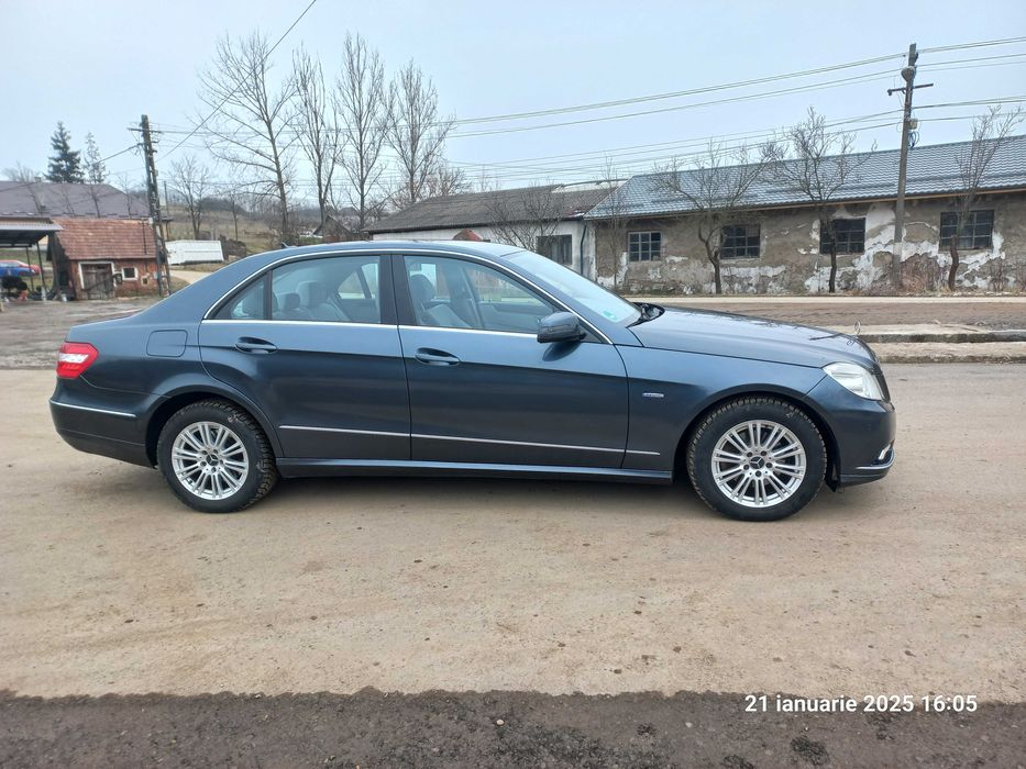 Vand Mercedes-benz E 220