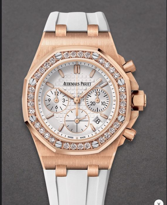 Дамски луксозен часовник Audemars Piguet 37 mm
Royal Oak Offshore 37mm in Rose Gold with Diamond Bez