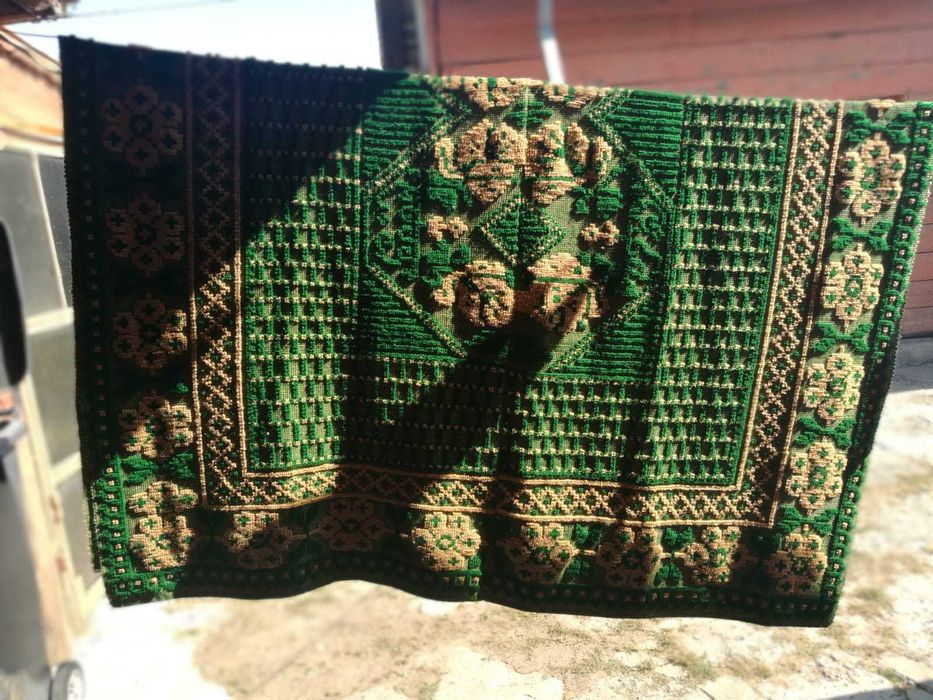 Vand cuvertura traditionala de lana lucrata manuala
