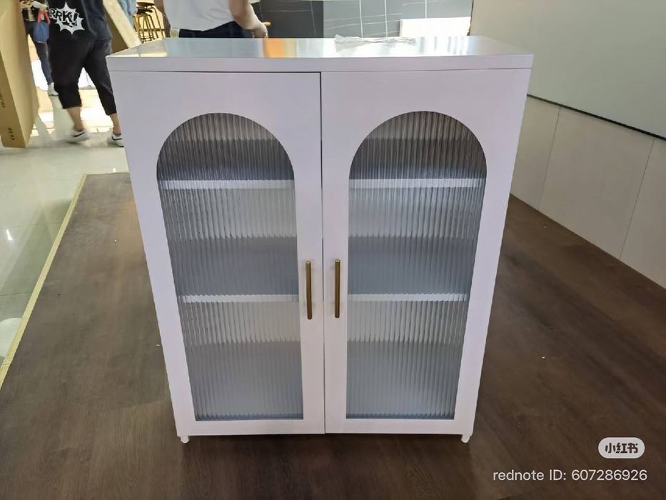 Шкаф стеклянный в гостиную | Mehmonxona uchun oynali vitrina shkaf