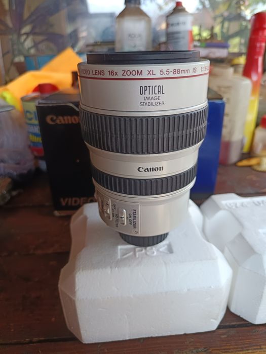 Obiectiv Canon,japonez,stabilizator optic.