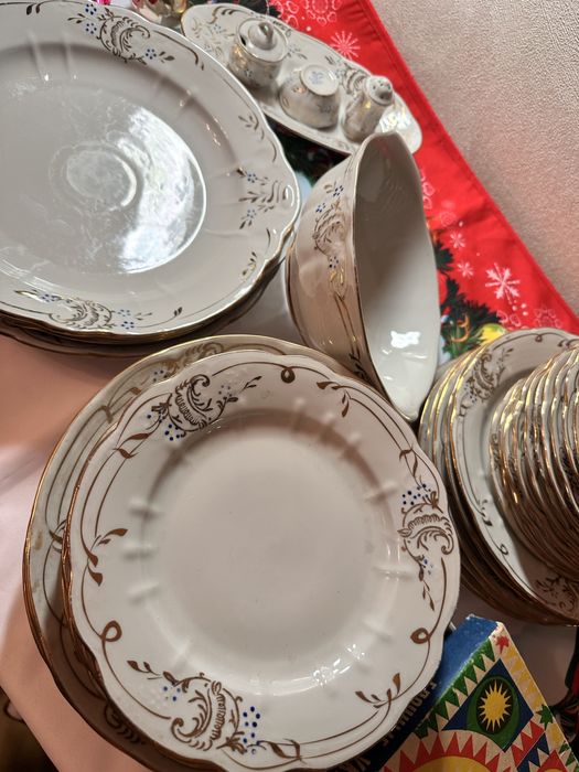 Антикварный сервиз «незабудка»