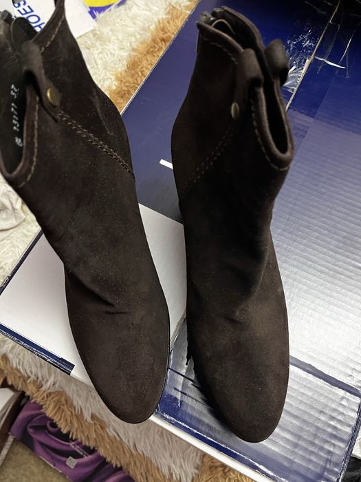 Продам женские ботинки 37 размер