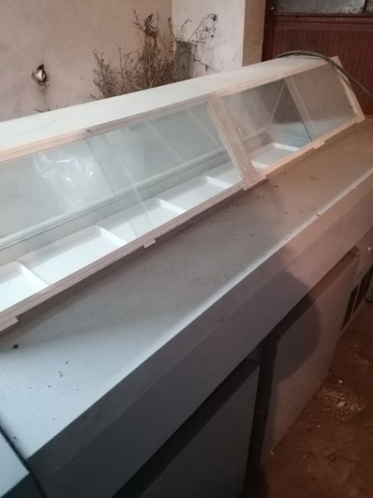 Хладилна витрина