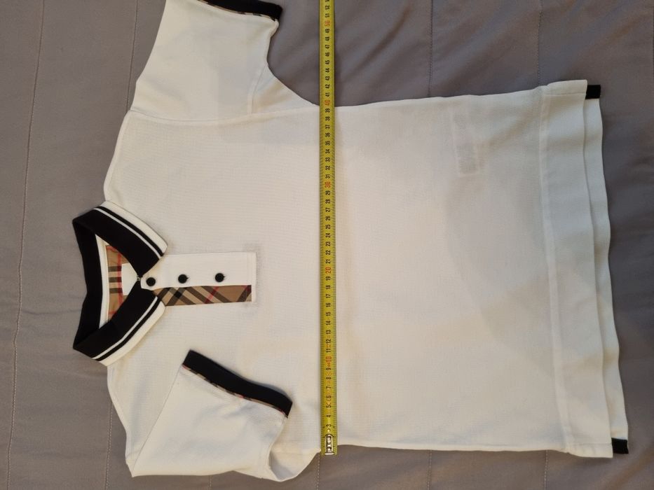 Tricou Burberry  original  mărime 12 ani  152 cm