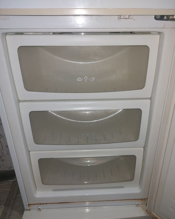 Продам холодильник LG