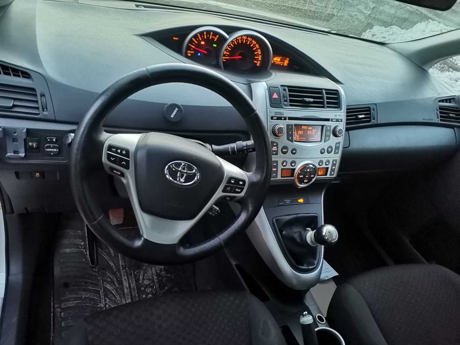 Toyota Verso 2.0 D4D / Тойота Версо 2012 година на части