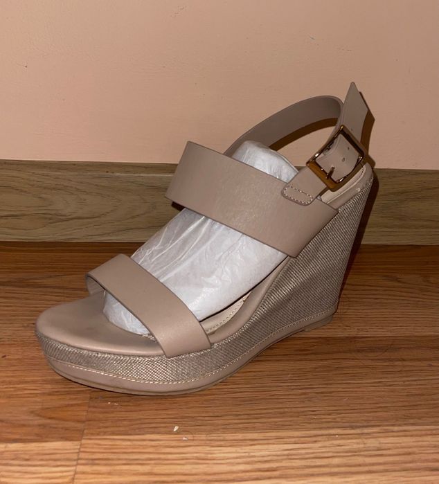 Дамски сандали с платформа