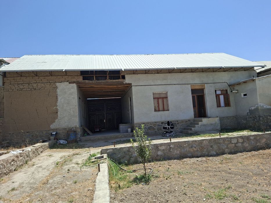 Srochna hovli sotiladi. Narpay eski 5. 8 sotix