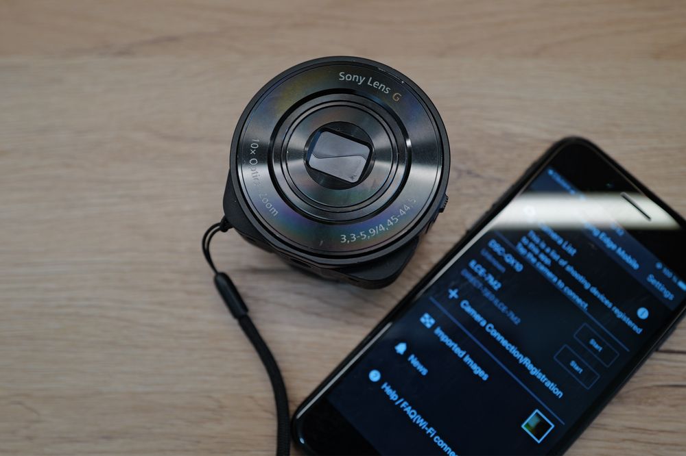 Aparat foto Sony Cybershot DSC-QX10 cu WiFi Lentila G 18 megapixeli