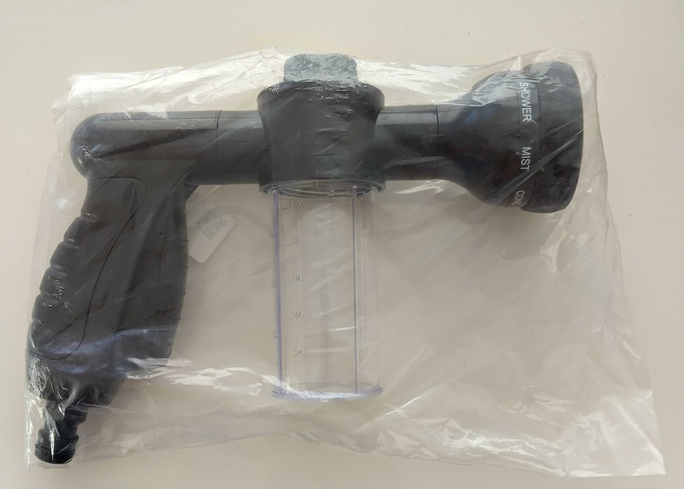 Пистолет с пълнител за препарат