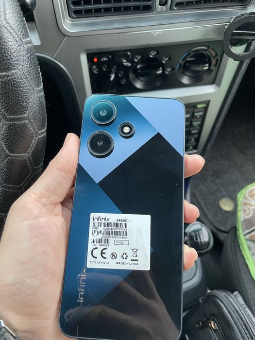 Infinix Hot30i 128GB 8GB(4+4) Ram