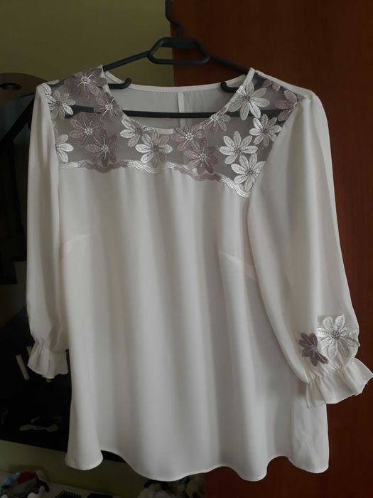 Bluza / Ie cu broderie M