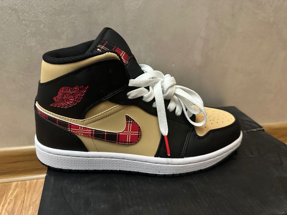 Nike Air Jordan 1 Mid Plaid
