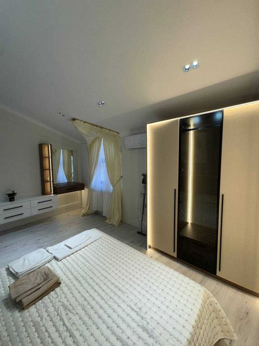 ЖК Poytaht Gavhari м.Х.Алимжана 2-комн 10/10 40 м² евроремонт меб/тех