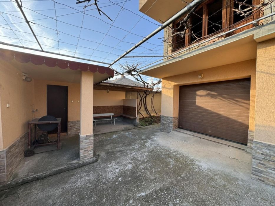 Продава се Къща в с. Първомайци, Област Велико Търново - 250 кв.м за 600 €/кв.м - Снимка #2