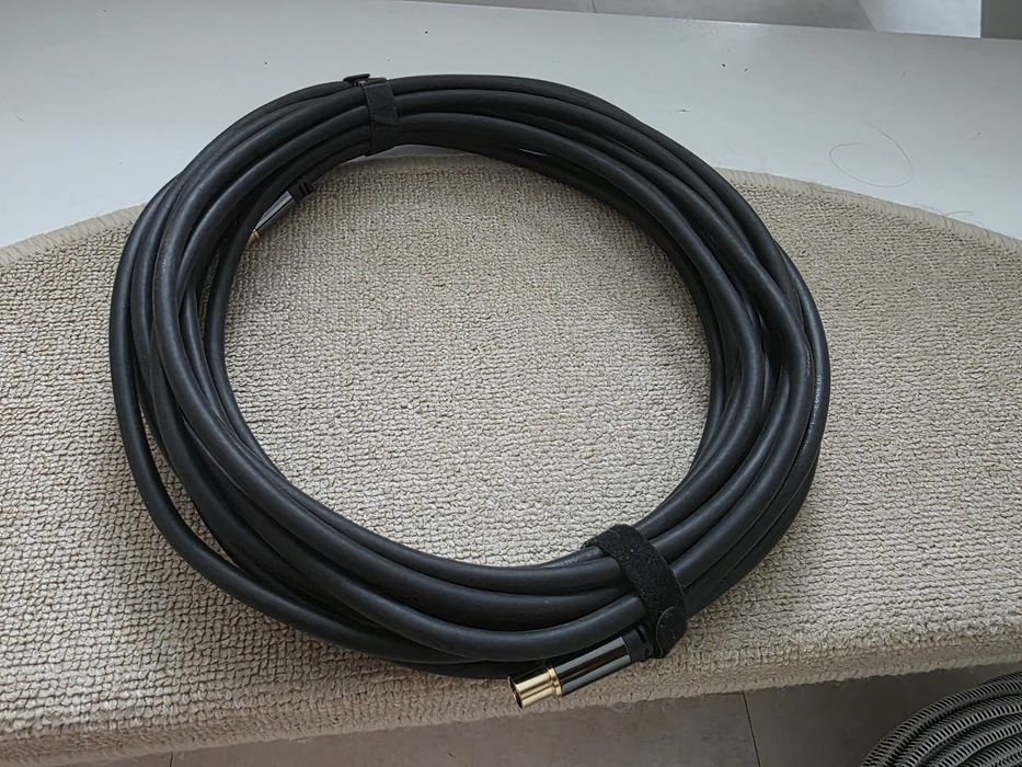 Cablu internet și coaxial tv
