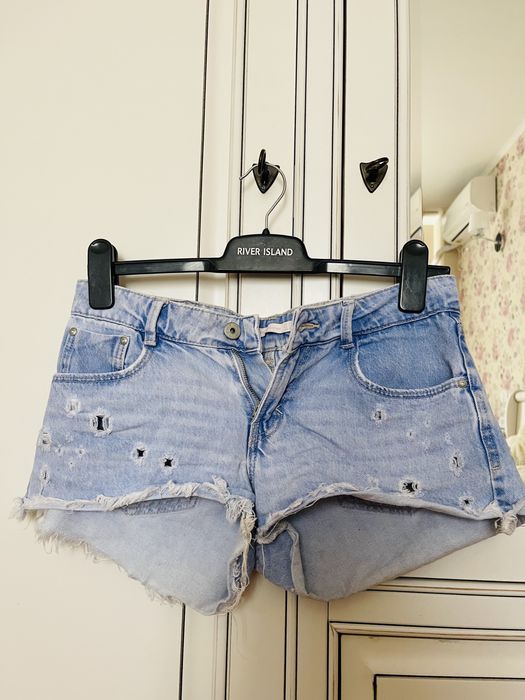 Blugi scurti Zara nepurtati