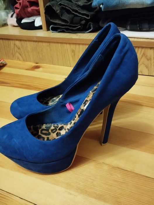 Дамски обувки нови 38 номер