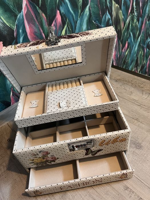 Cutie bijuterii cu cifru-noua