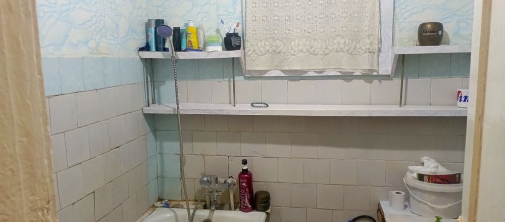 2 хонали квартира сотилади Космосда.