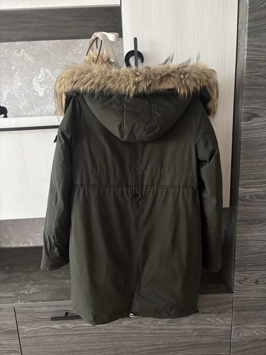 зимняя куртка (типа парки)
