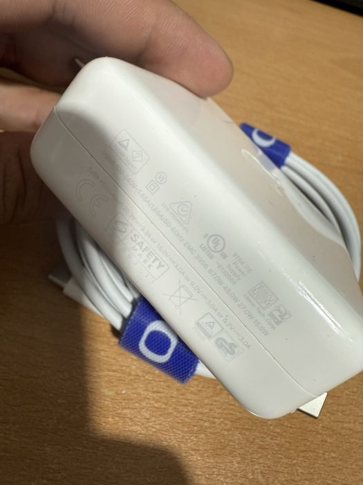 Incarcator Macbook Pro 67w cu cablu C-C