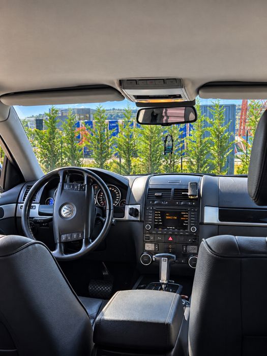 VW Touareg 3.0 TDI R-Line Individual | Pneumatică | Blocante | Revizie completă