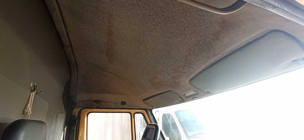 Mercedes-Benz 207D T1