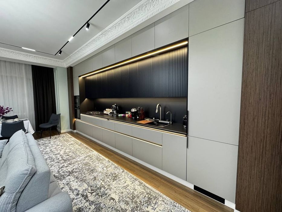 СРОЧНО! ПРОДАЁТСЯ 2/6/9 квартира в ЖК "IMPERIAL"
метро Ойбек 
Мирабадс