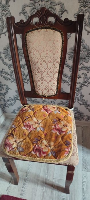 Стол стульямен сатылады